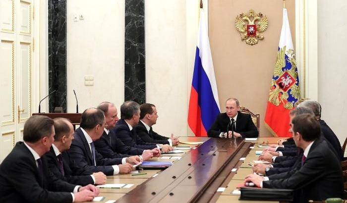 Putin riunito con il consiglio di sicurezza russo