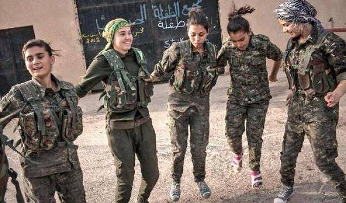 0357DE-combattenti-curde-del-ypj Combattenti curde del Ypj