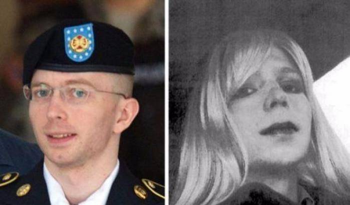 Chelsea Manning torna libera, dopo 7 anni è fuori dal carcere di Fort Leavenworth