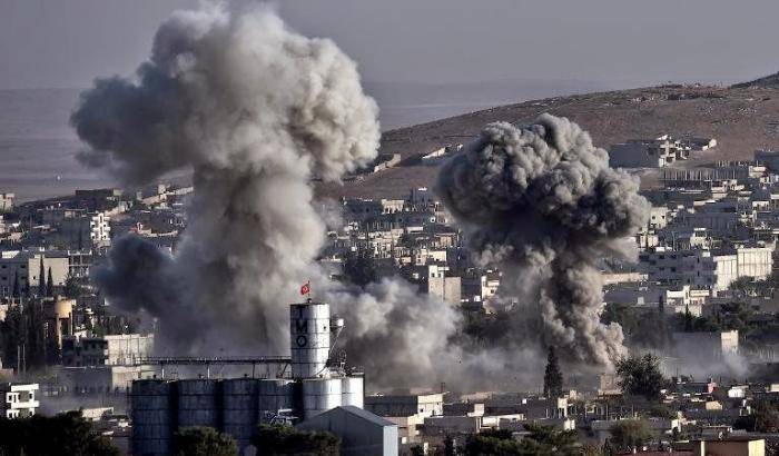 Nuovi bombardamenti egiziani su basi Isis in Libia