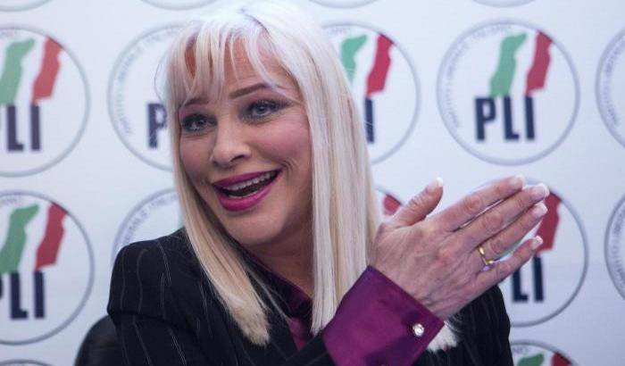Tentò di truffare l'assicurazione: l'ex pornostar Ilona Staller condannata a un anno