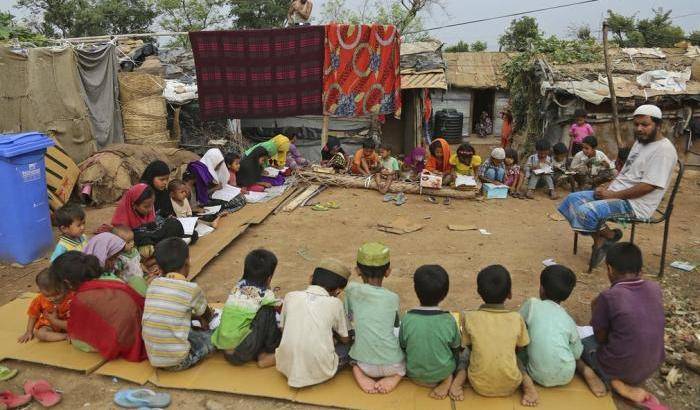 00049B5C-una-scuola-dei-rifugiati-rohingya-in-india-1 Una scuola dei rifugiati Rohingya in India