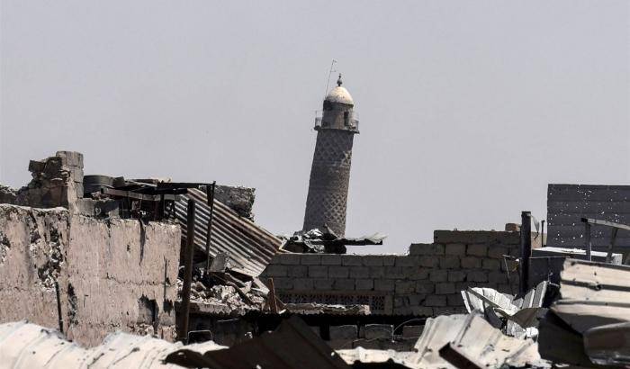 La moschea al-Nuri di Mosul e il minareto Al-Hadba