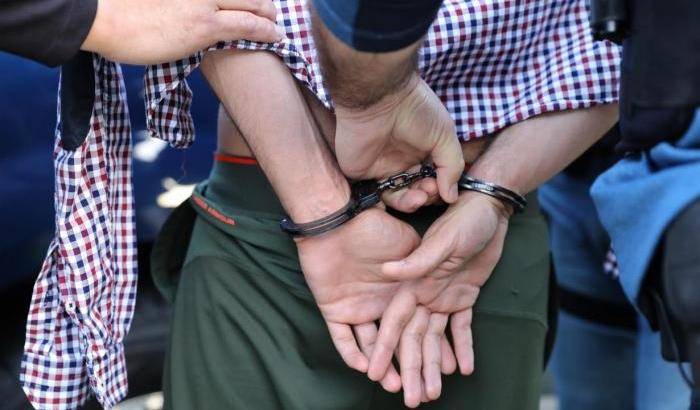 00049D8E-l-arresto-di-un-migrante-in-california L'arresto di un migrante in California