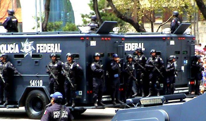 Guerriglia urbana a Città del Messico: la polizia uccide 8 narcos