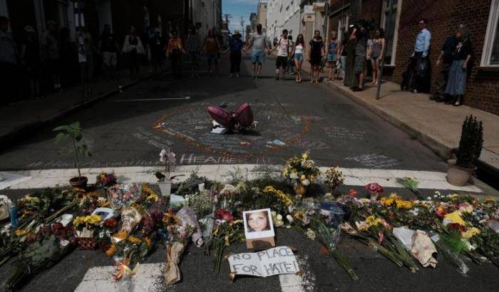 0004A5B7-fiori-in-ricordo-della-pacifista-uccisa-negli-scontri Fiori in ricordo della pacifista uccisa negli scontri