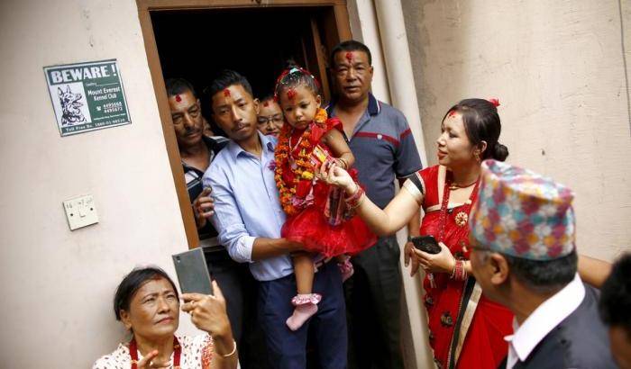 Trishna, 3 anni: nel Nepal è venerata come reincarnazione della dea Taleju
