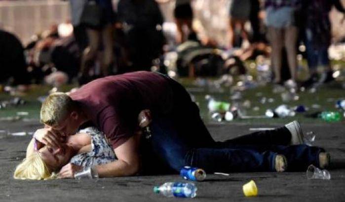 Las Vegas non ha insegnato nulla: negli Usa altri 800 morti per armi da fuoco in un mese