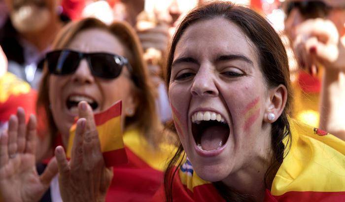 0004B237-unionisti-in-piazza-a-barcellona Unionisti