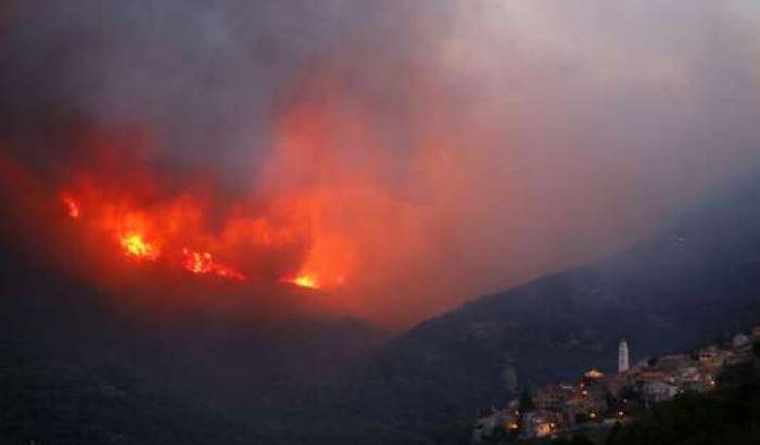 0004B5E9-incendi-in-corsica Incendi in Corsica