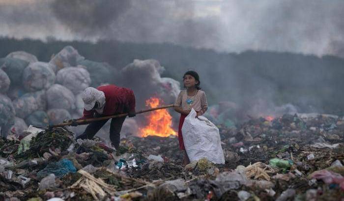 Nel mondo delle diseguaglianze ogni paese ha la sua Terra dei Fuochi