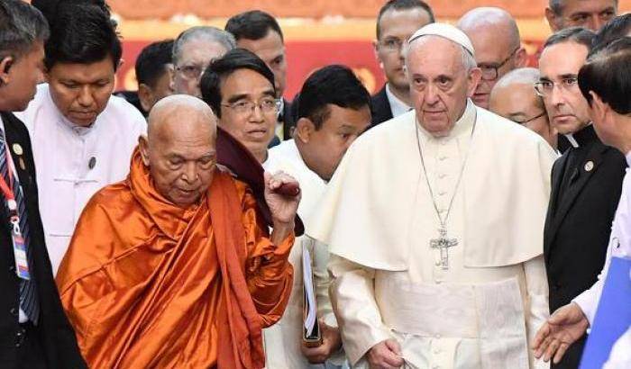 Il Papa incontra i buddisti: dobbiamo essere uniti contro l'intolleranza e l'odio