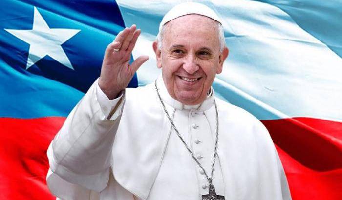 Troppe spese per la visita del Papa in Cile: i manifestanti occupano la nunziatura