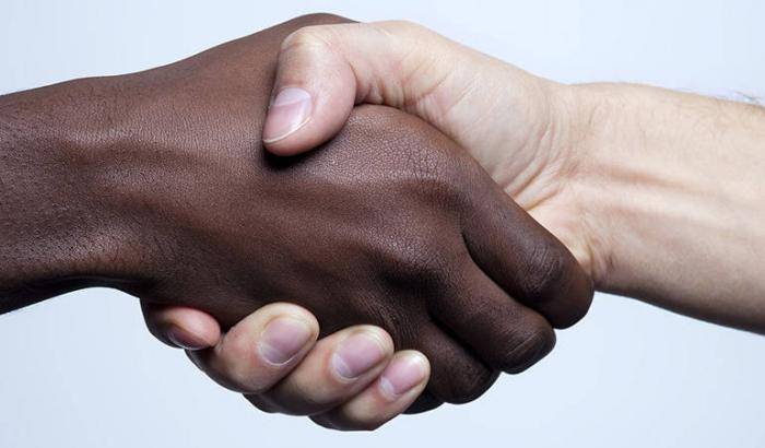 0004D008-no-razzismo-immagine-di-repertorio No Razzismo- immagine di repertorio