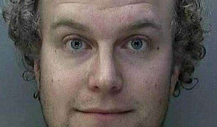 Pedofilo sadico e seriale sul web: condannato a 32 anni di carcere