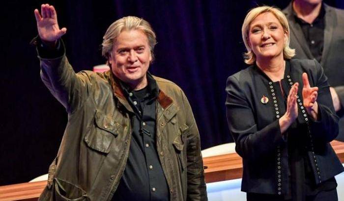 Bannon e Marine Le Pen