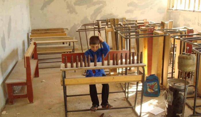 Una scuola siriane bombardate