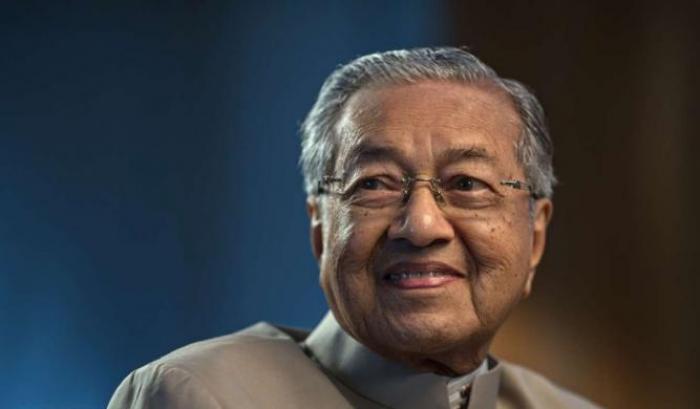 Malesia, il ritorno del 'Grande Vecchio' Mahathir: a 92 anni eletto premier, il più anziano al mondo