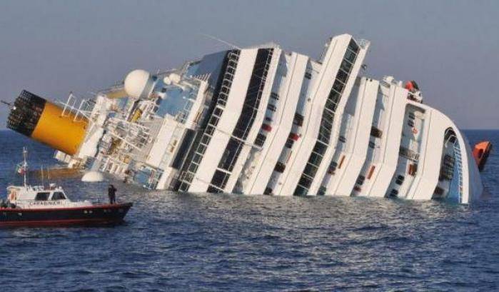 Costa Concordia, a Schettino 5000 euro di danni per deturpamento ambientale