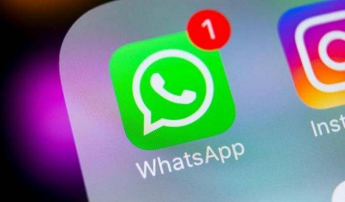 Whatsapp, arriva lʼetichetta "inoltrato" sui messaggi inviati contro le catene di SantʼAntonio