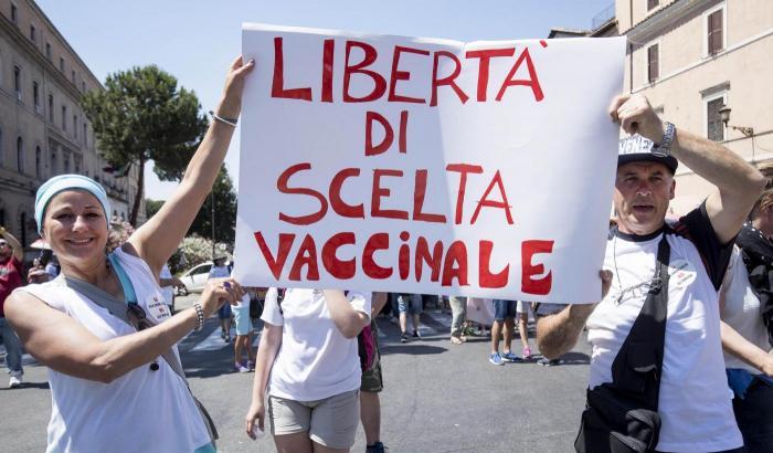 0004F9C0-manifestanti-no-vax Manifestanti No Vax