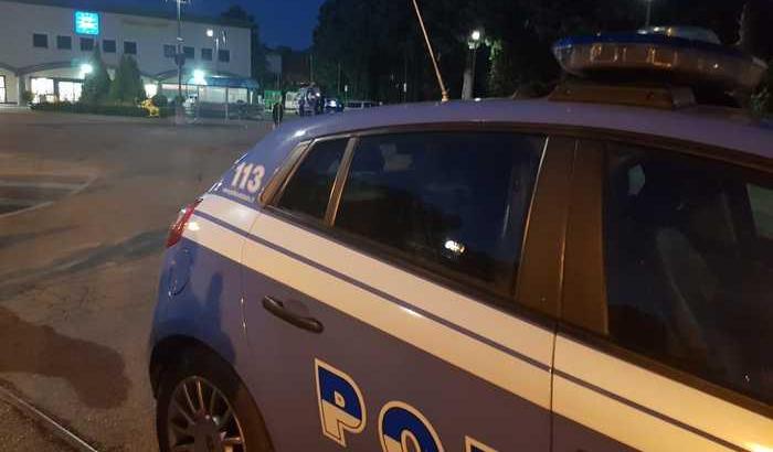 0004F9C4-polizia Polizia