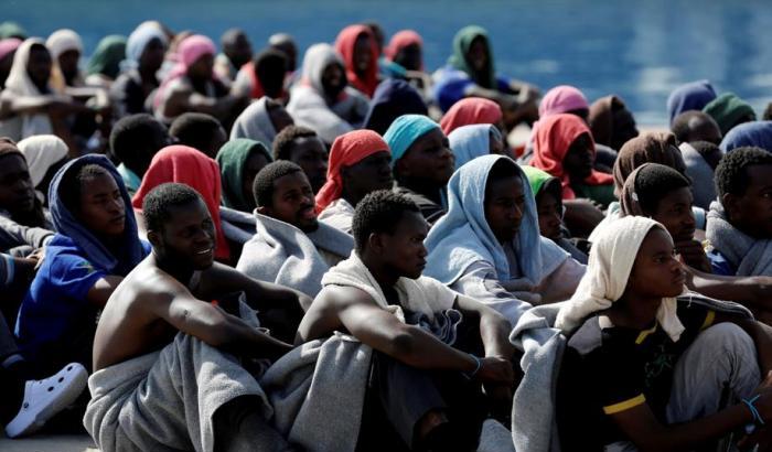 0005004F-migranti Migranti