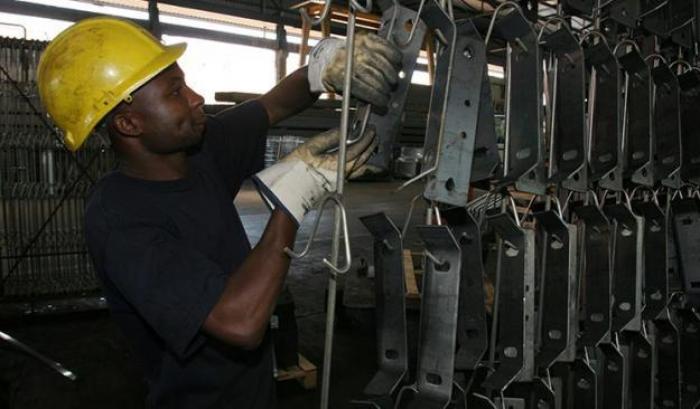 000504AD-un-immigrato-al-lavoro-come-metalmeccanico Un immigrato al lavoro come metalmeccanico