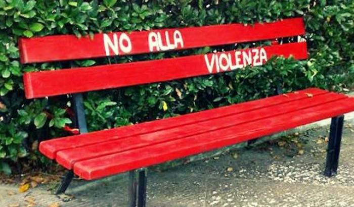 A Pachino una panchina rossa per non dimenticare la violenza sulle donne