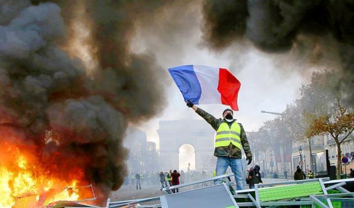 Gilet Gialli in azione a Parigi
