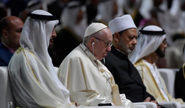 Se anche il (berlusconiano) Giornale rilancia la tesi per cui Francesco tutela più l'islam che i cristiani