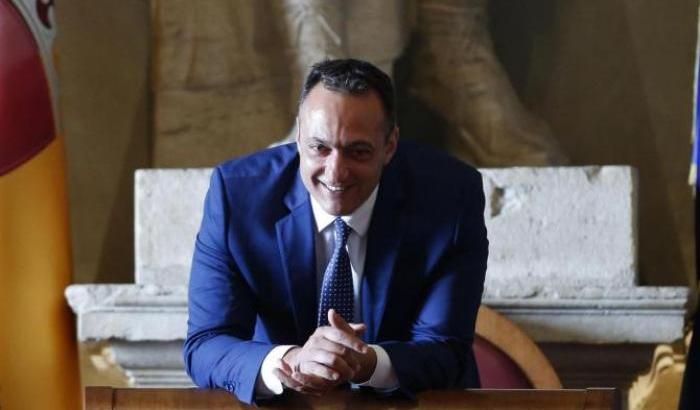 Il colmo dei colmi. De Vito lascia M5S e passa a Forza Italia: "Berlusconi è un innovatore"