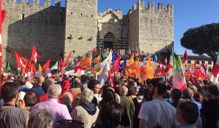 manifestazione antifascista a Prato