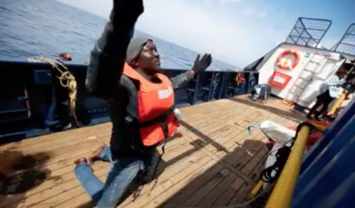 000525DE-un-migrante-salvato-dalla-sea-eye Un migrante salvato dalla Sea Eye