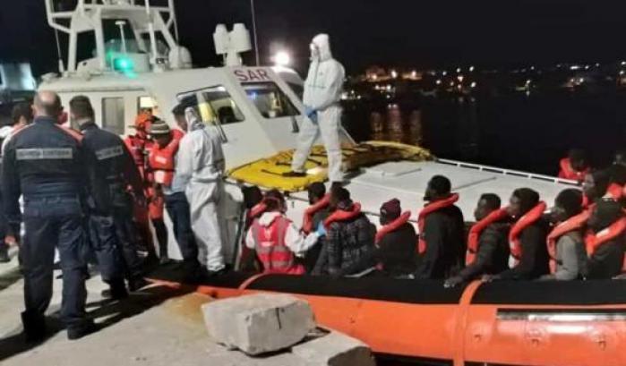 Lo sbarco dei migranti della Sea Watch