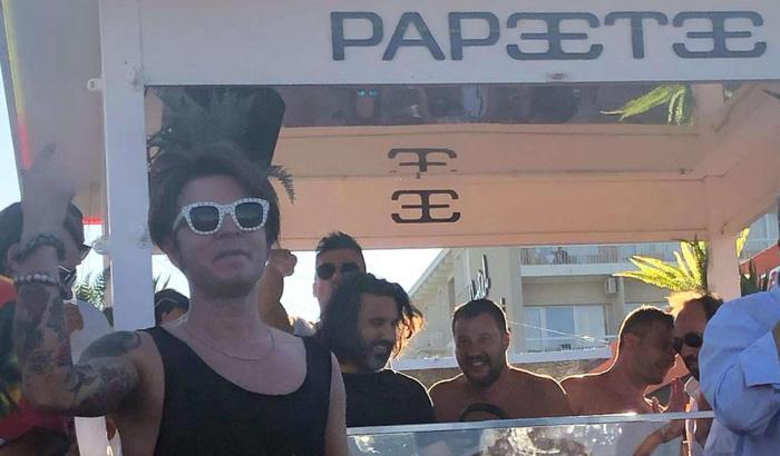 0005384A-salvini-in-consolle Salvini in consolle