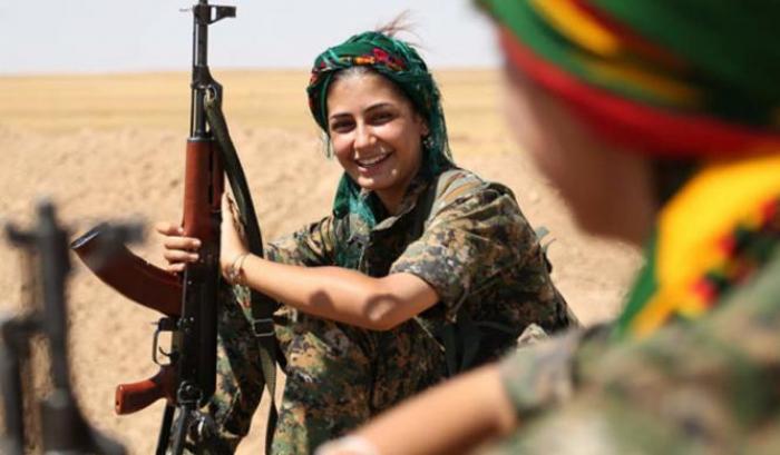 Combattente curda