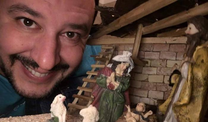 00054967-salvini-e-il-presepe Salvini e il presepe