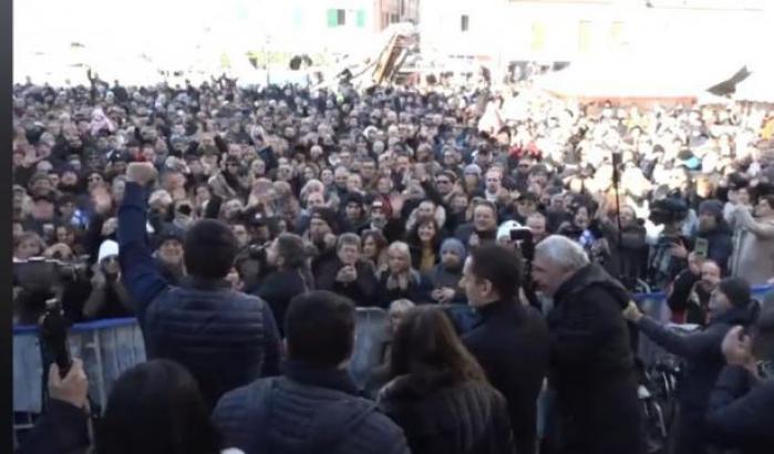Salvini a pugno chiuso a Cesenatico