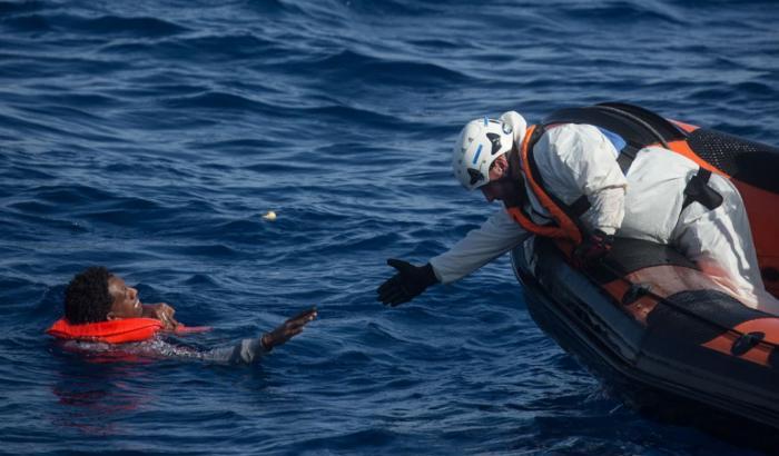 Migranti, il mare della morte e una Norimberga del Mediterraneo