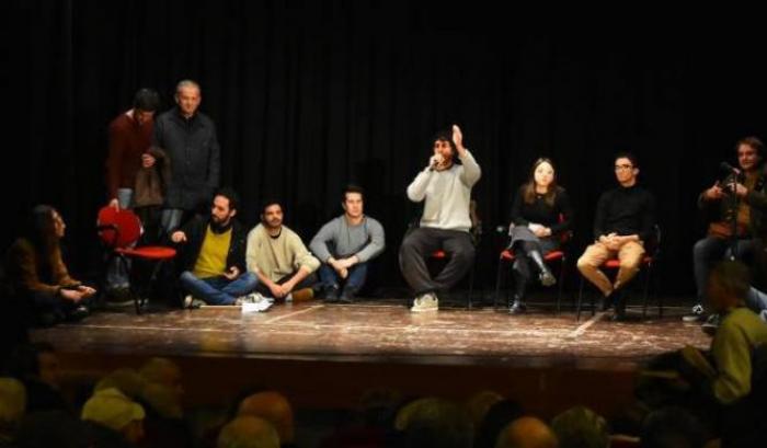 00055107-sardine-nel-teatro-di-bibbiano Sardine nel teatro di Bibbiano