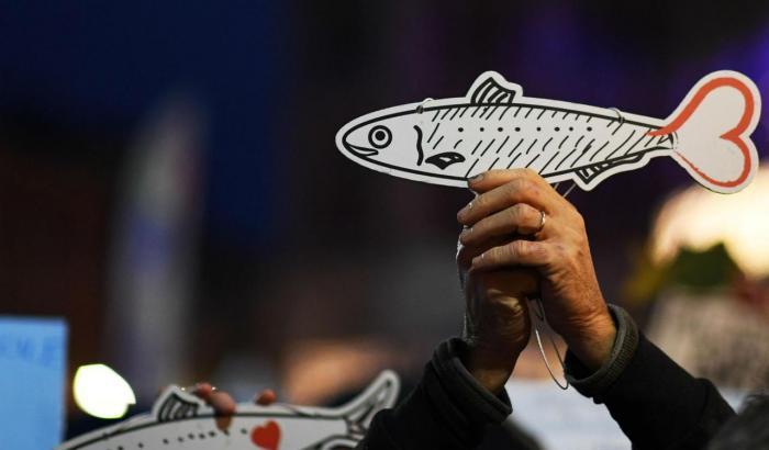 Oggi il flashmob delle Sardine a Scampia: "Salvini lo cacceremo ancora"