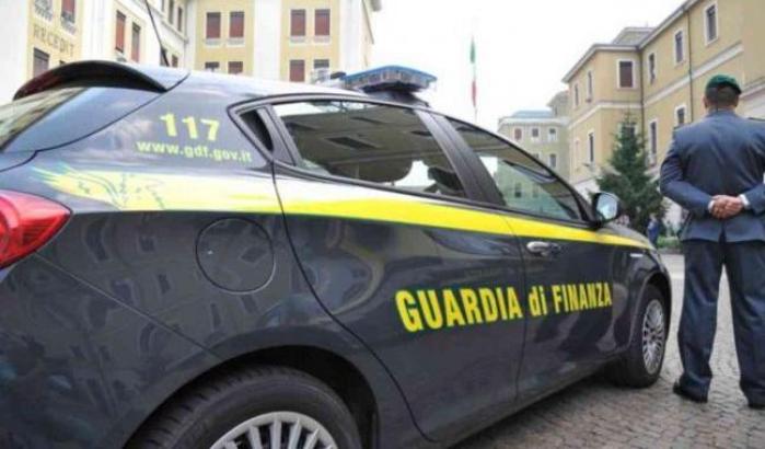 Sciacalli del Coronavirus, l'appello dei sindaci: "In giro finti paramedici, non fateli entrare"