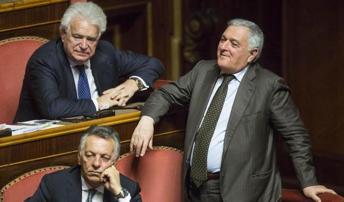 Lopalco sulle dimissioni di D'Anna: "Contento per i biologi, ha fatto cose vergognose"