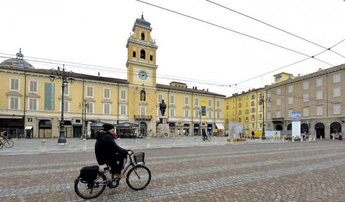 Il silenzio di Parma, mentre la guerra al virus continua