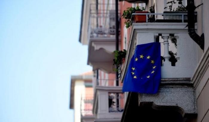 Bandiera d'Europa e bandiera italiana
