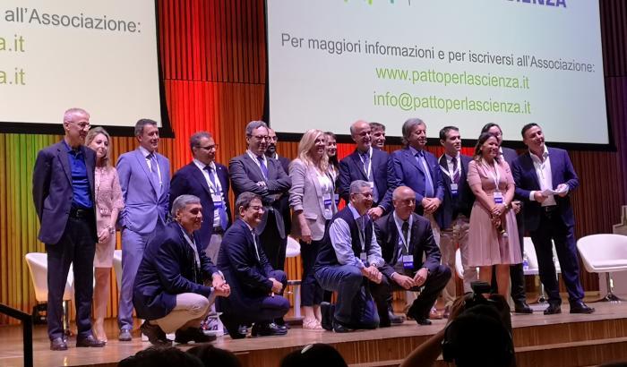 00055C40-gli-aderenti-al-patto-trasversale-per-la-scienza Gli aderenti al Patto trasversale per la scienza