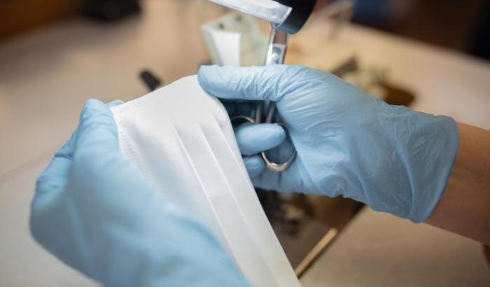 00055E50-guanti-e-mascherine Guanti e mascherine