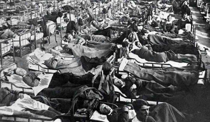 Il virologo: "Era dalla spagnola del 1918 che non si vedeva qualcosa di così terribile"