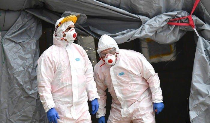 Le assurdità: "Sono positiva al Covid e il 118 mi ha consigliato di tornare dall'ospedale a casa con i mezzi pubblici"